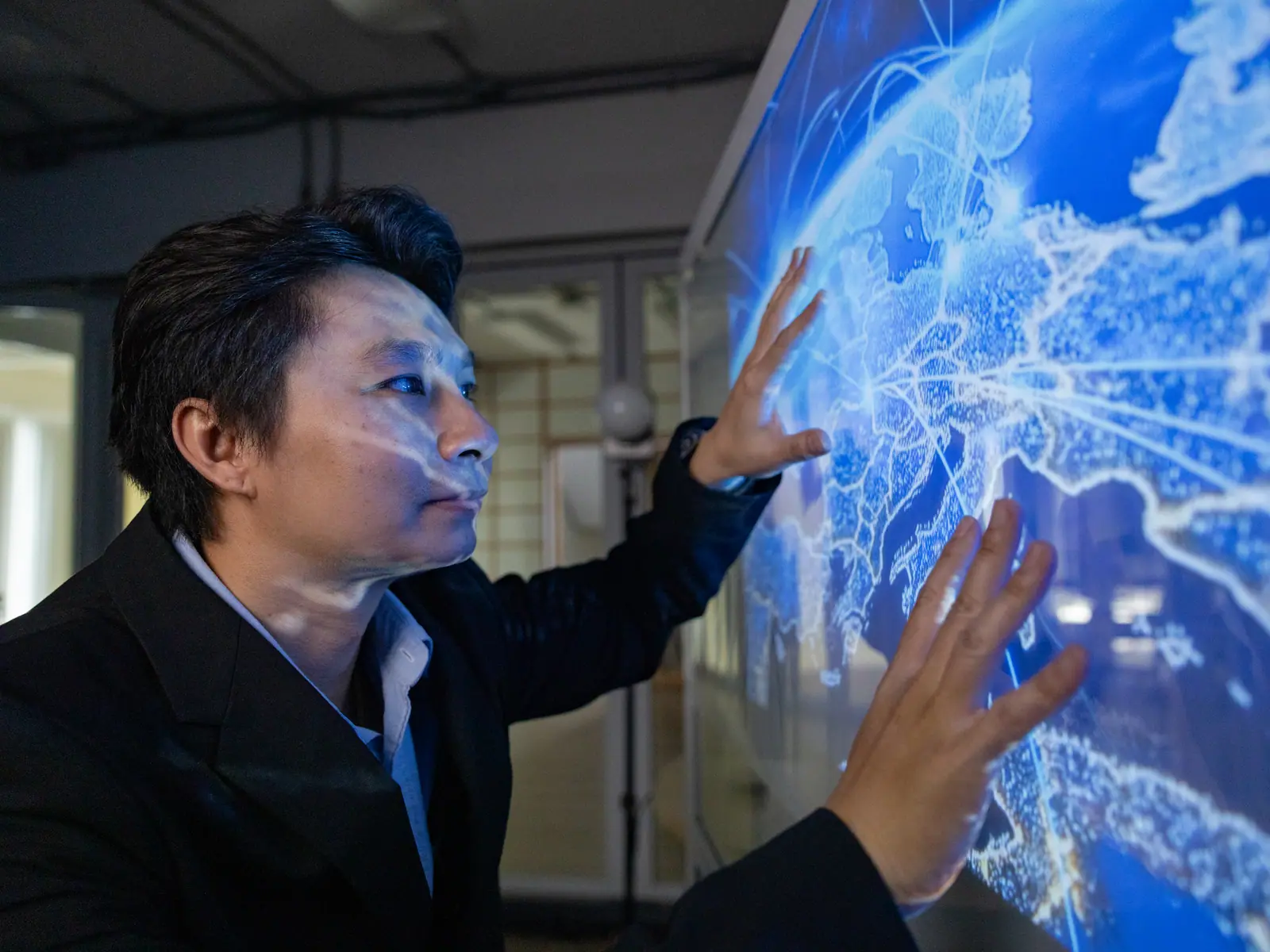 Working with a world map of international business
